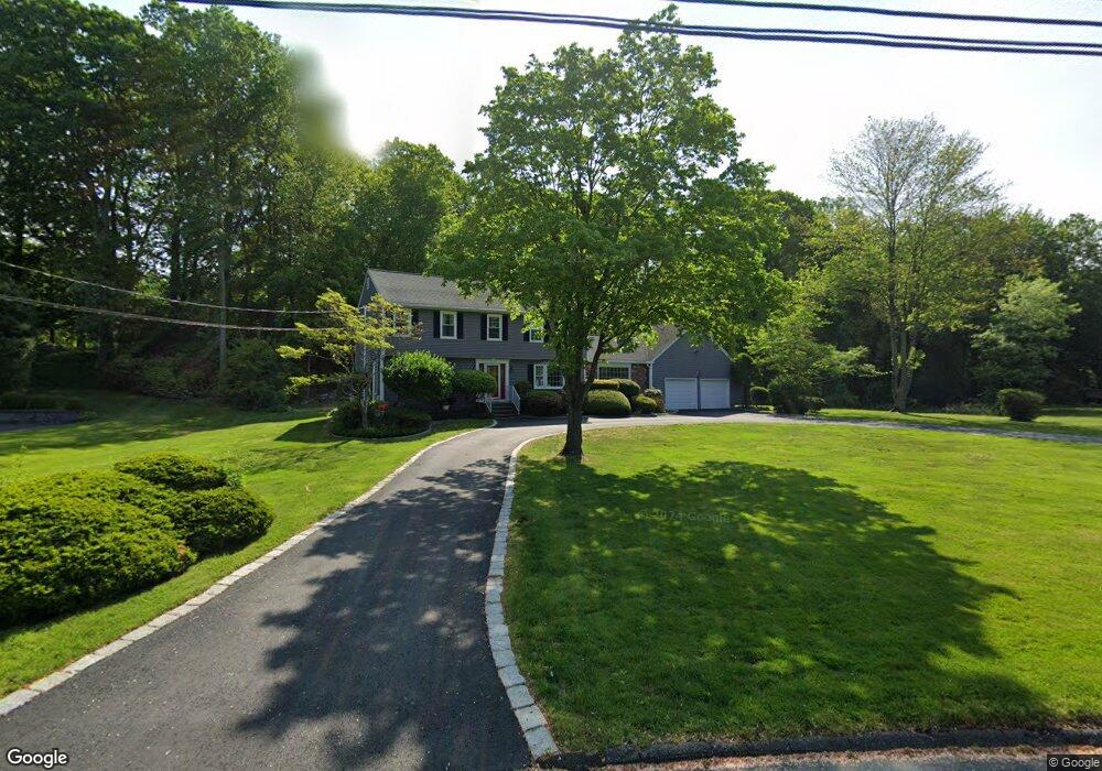 39 Carousel Dr, Trumbull, CT 06611 - photo 1