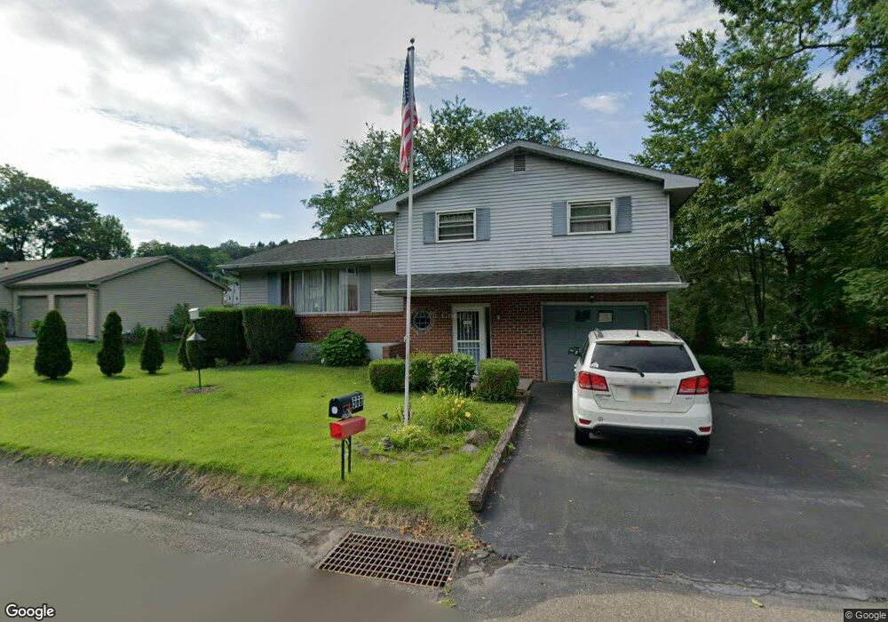 566 Fernwood Ave, Saint Clair, PA 17970 - photo 1