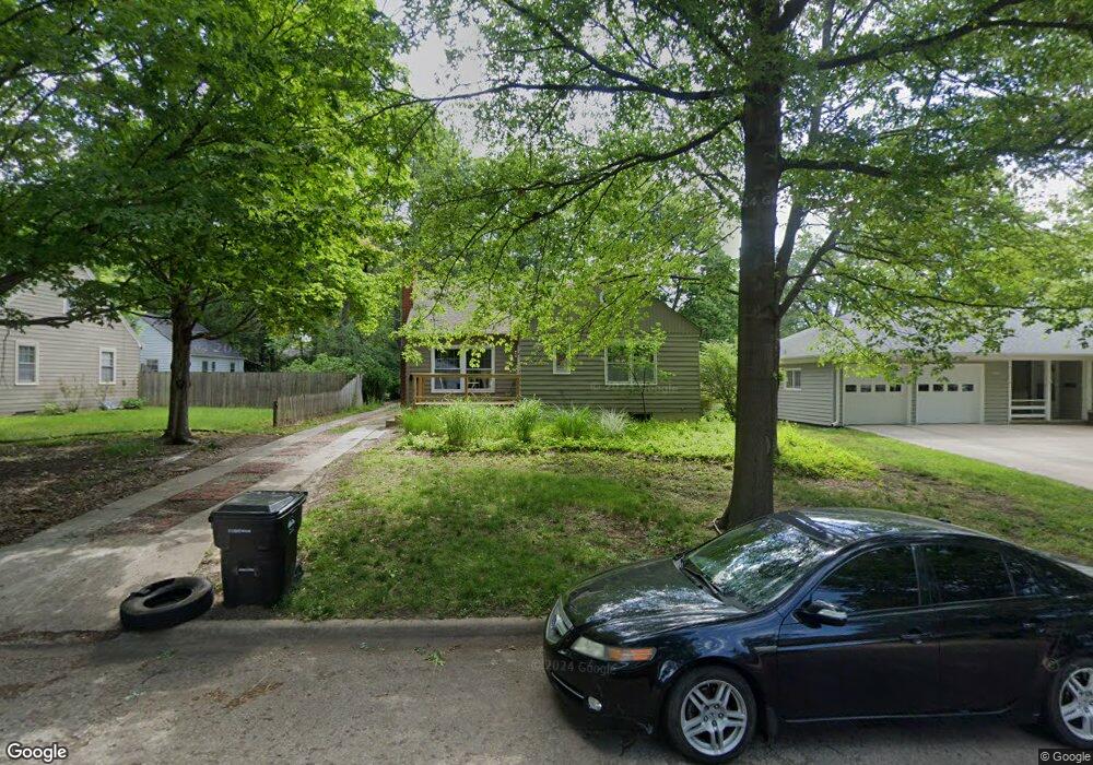 1810 SW Medford Ave, Topeka, KS 66604 - photo 1