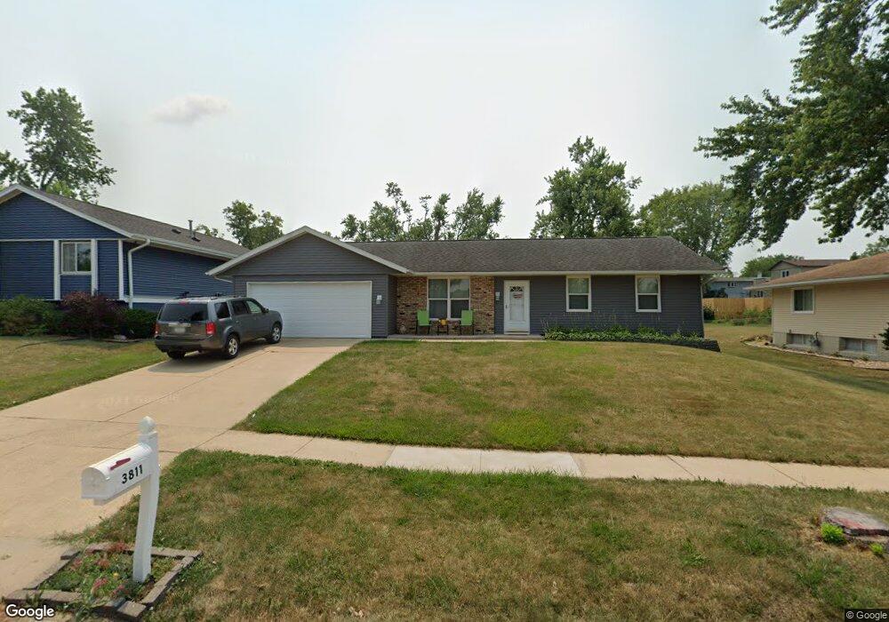 3811 Sue Ln NW, Cedar Rapids, IA 52405 - photo 1