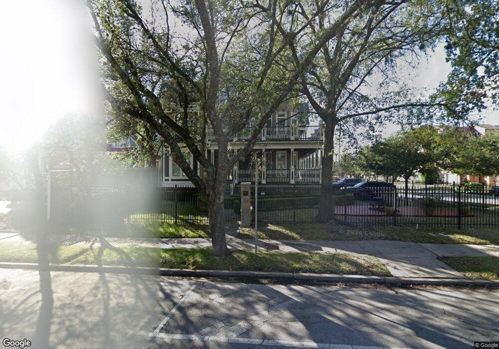945 Heights Blvd, Houston, TX 77008 - photo 1