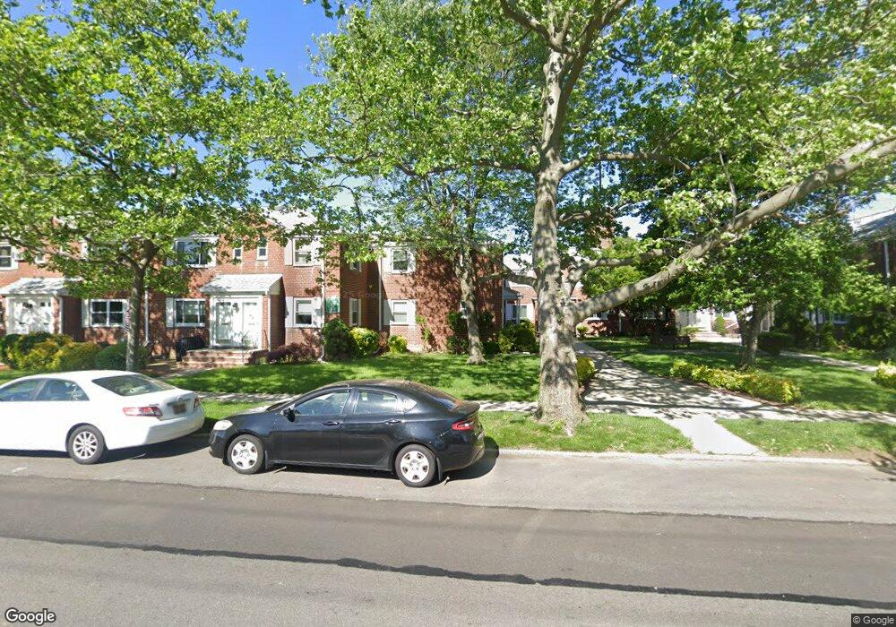 76-31 Commonwealth Blvd unit A, Jamaica, NY 11426 - photo 1