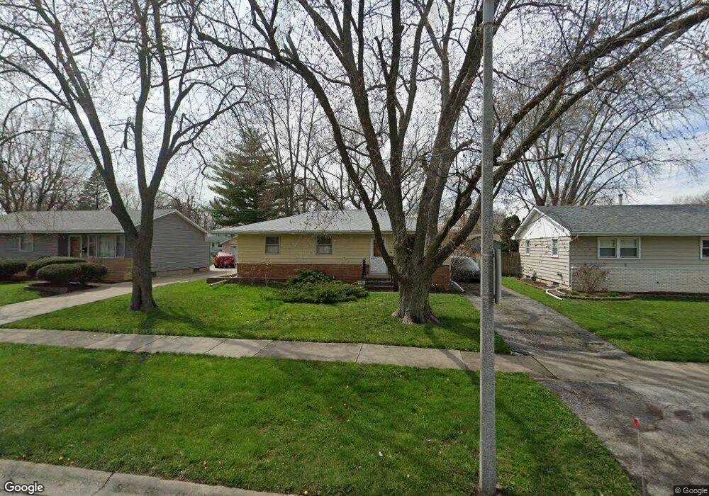 766 N Edgelawn Dr, Aurora, IL 60506 - photo 1