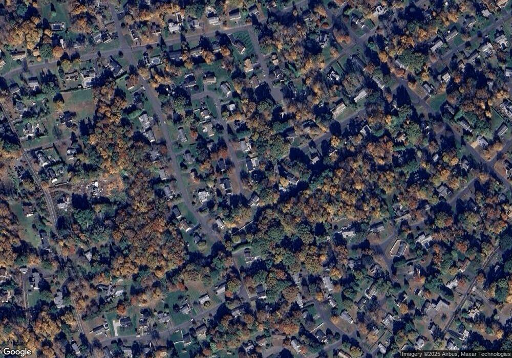 31 Tanglewood Ln, Naugatuck, CT 06770 - photo 1