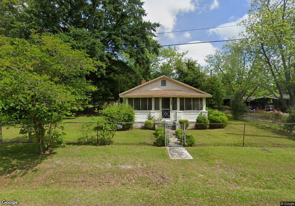 408 E Chattahoochee St, Fitzgerald, GA 31750 - photo 1