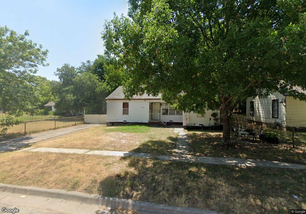 1803 Mill St, Gainesville, TX 76240 - photo 1