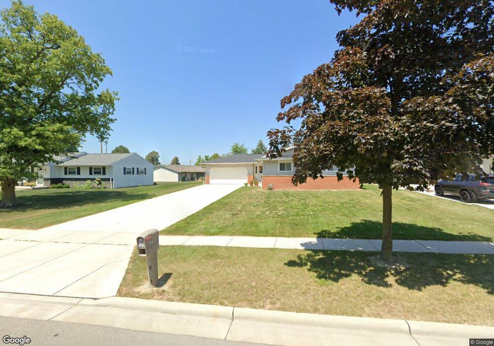 402 Murbach St, Archbold, OH 43502 - photo 1