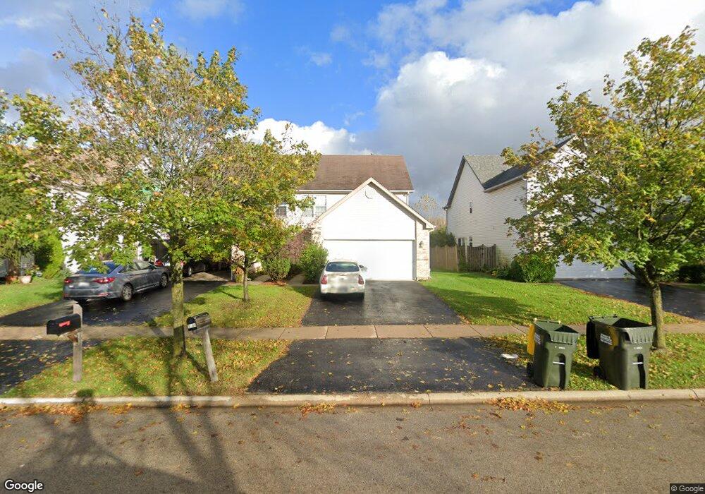 1044 Viewpoint Dr, Lake In the Hills, IL 60156 - photo 1