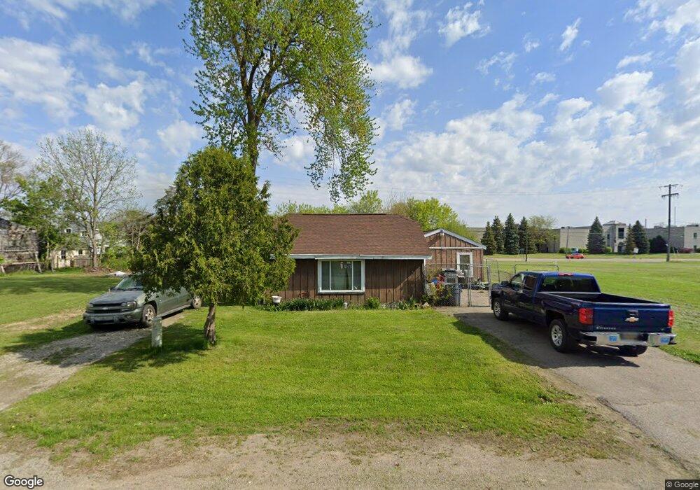 1058 W Whittemore Ave, Flint, MI 48507 - photo 1