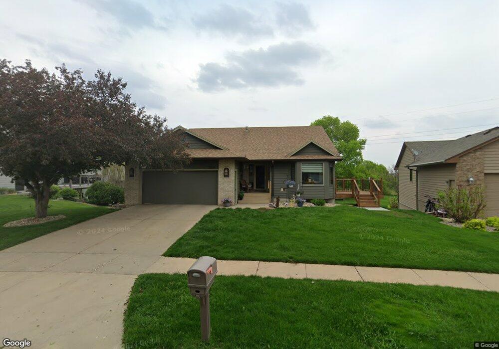 2504 S Avondale Ave, Sioux Falls, SD 57110 - photo 1