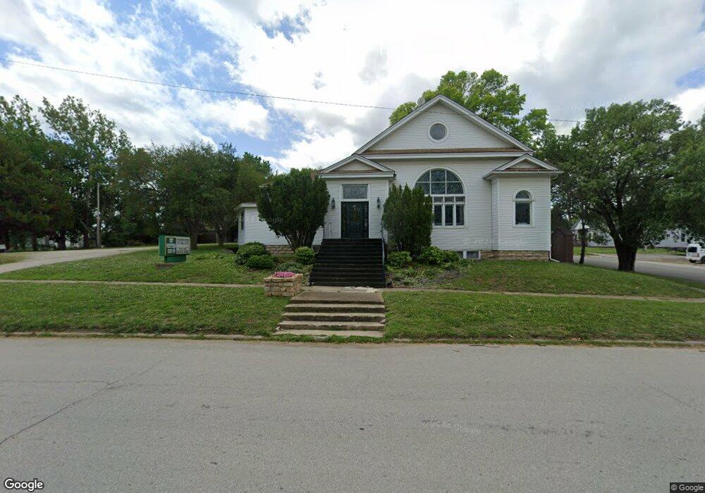 105 Jefferson St, Oskaloosa, KS 66066 - photo 1