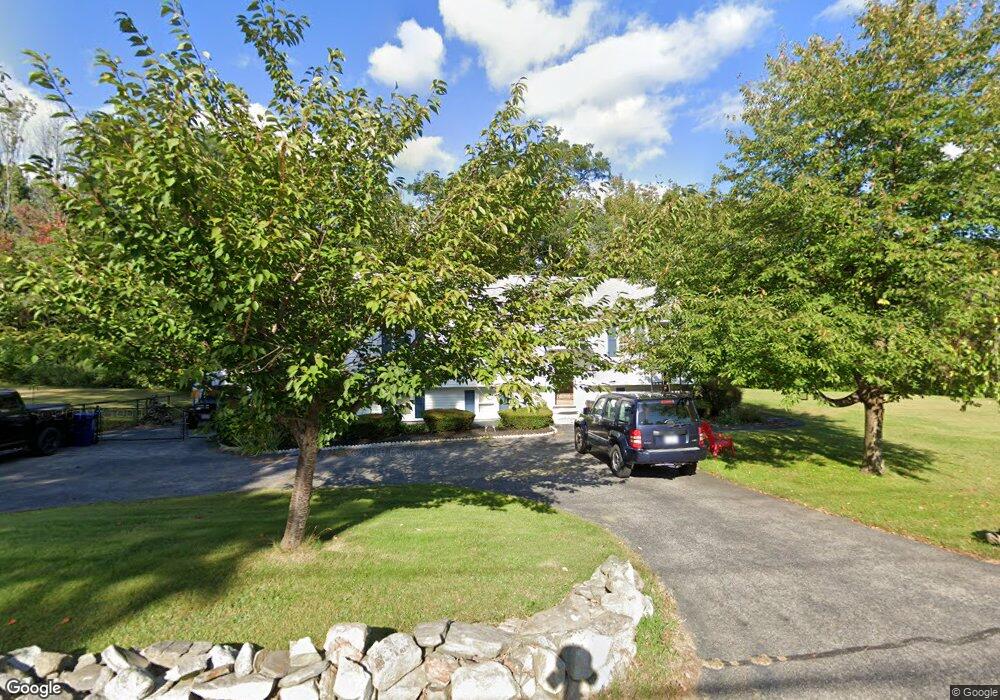 601 Pelham Rd, Dracut, MA 01826 - photo 1