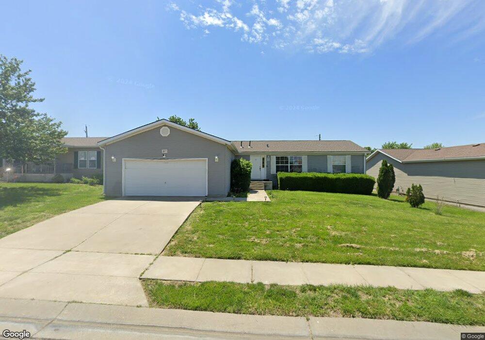 307 SE 44th Terrace, Topeka, KS 66609 - photo 1