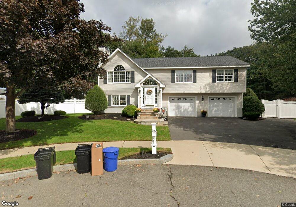 5 David Cir, Stoneham, MA 02180 - photo 1