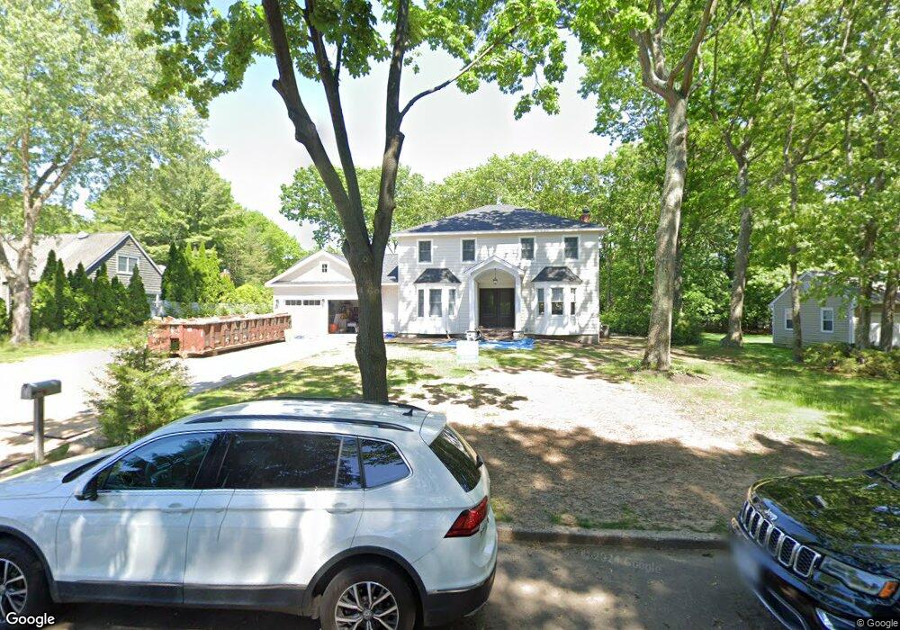 7 White Spruce Cir, ComMacK, NY 11725 - photo 1