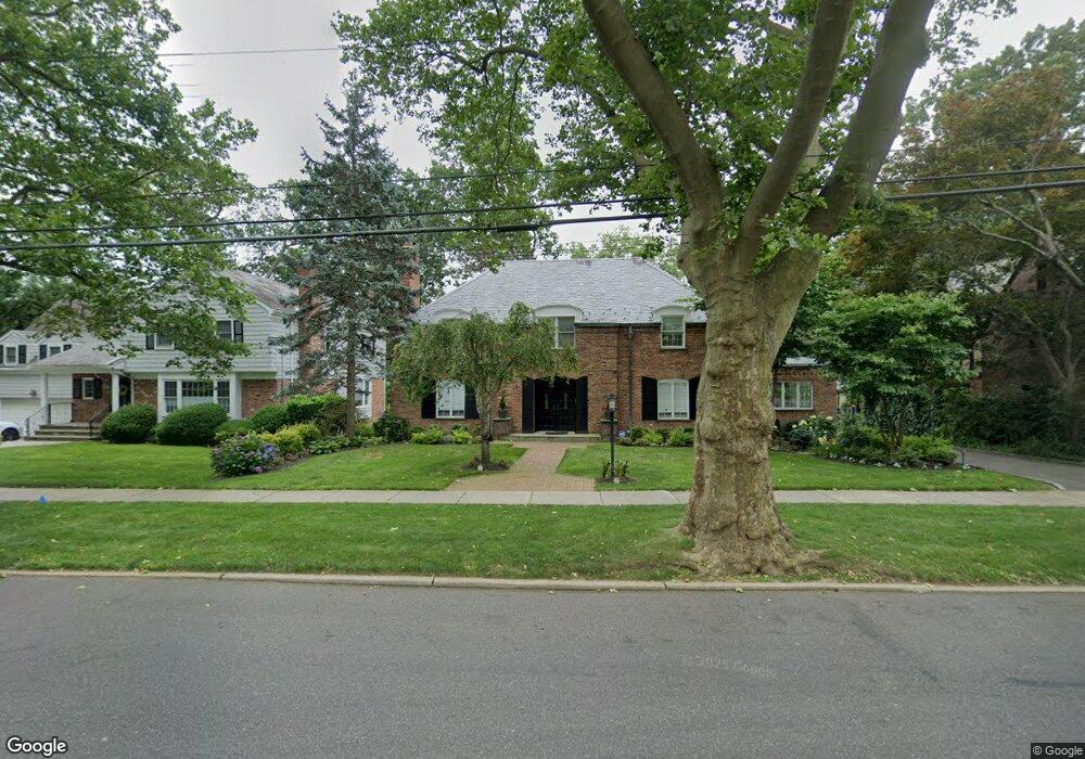 480 Park Ave, Manhasset, NY 11030 - photo 1