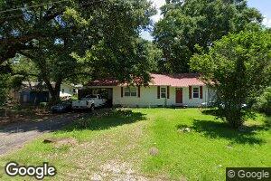 1135 N 14th Ave, Laurel, MS 39440