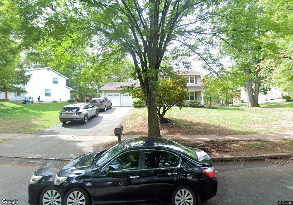 14 Woodlake Dr, Piscataway, NJ 08854 - photo 1