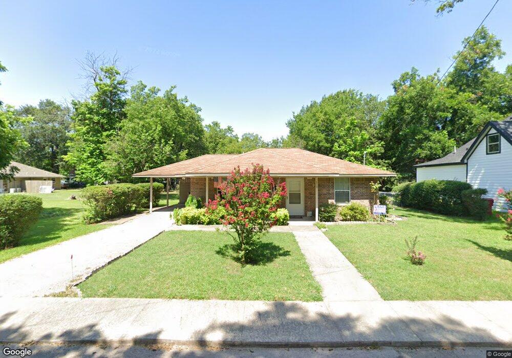 719 Maple St, Bonham, TX 75418 - photo 1