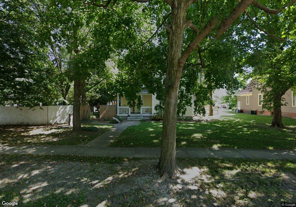 609 N Main St, Tuscola, IL 61953 - photo 1