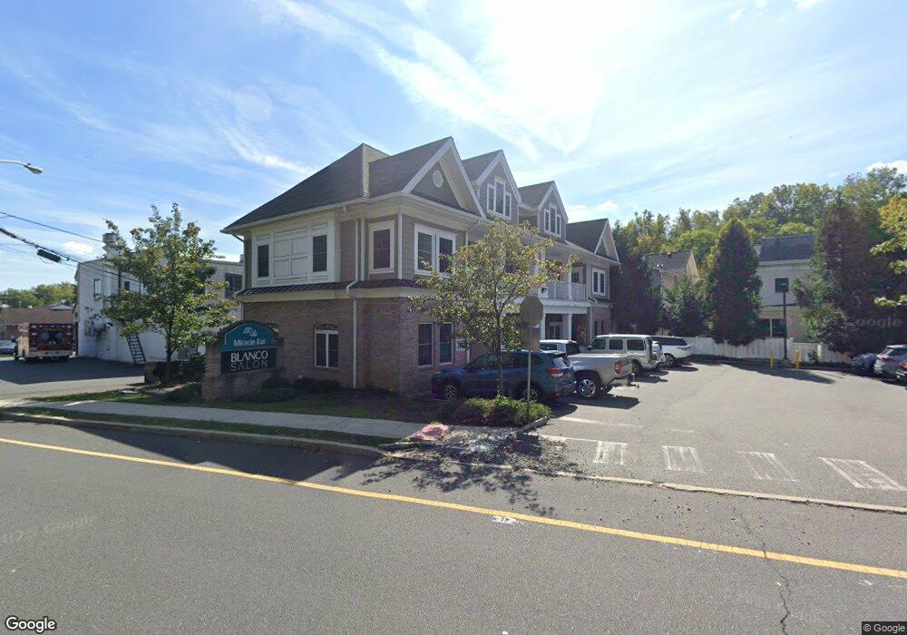 495 Watchung Ave unit 1, Watchung, NJ 07069 - photo 1