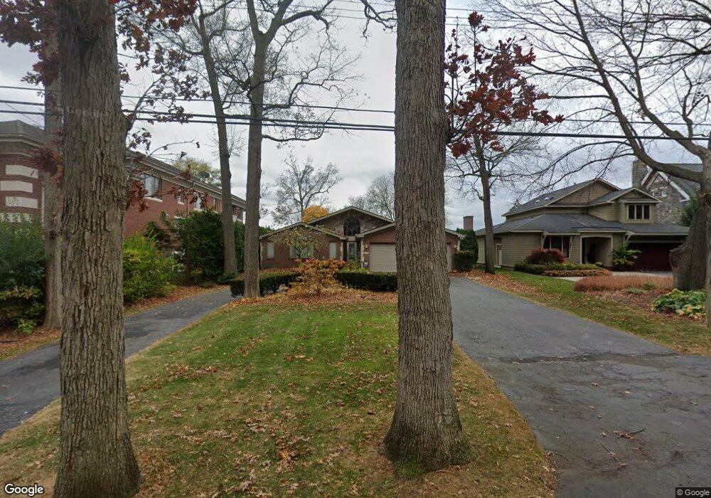 2138 Locklin Ln, West Bloomfield, MI 48324 - photo 1