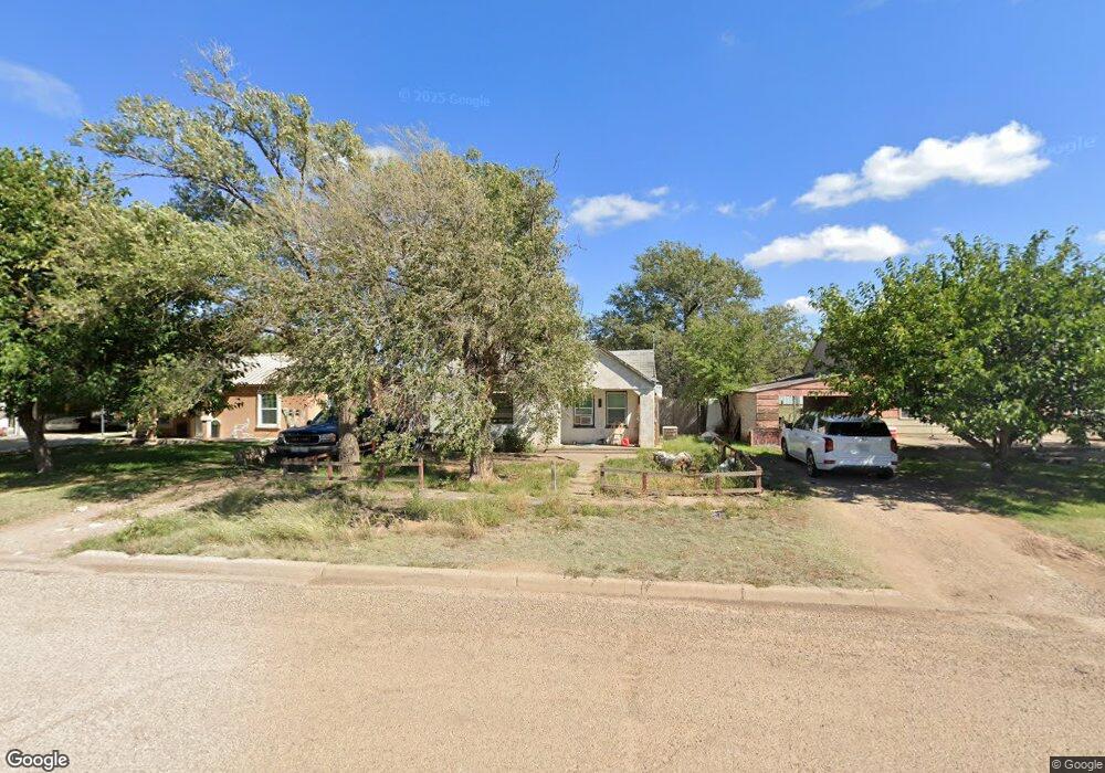 220 N Porter Ave, Dumas, TX 79029 - photo 1