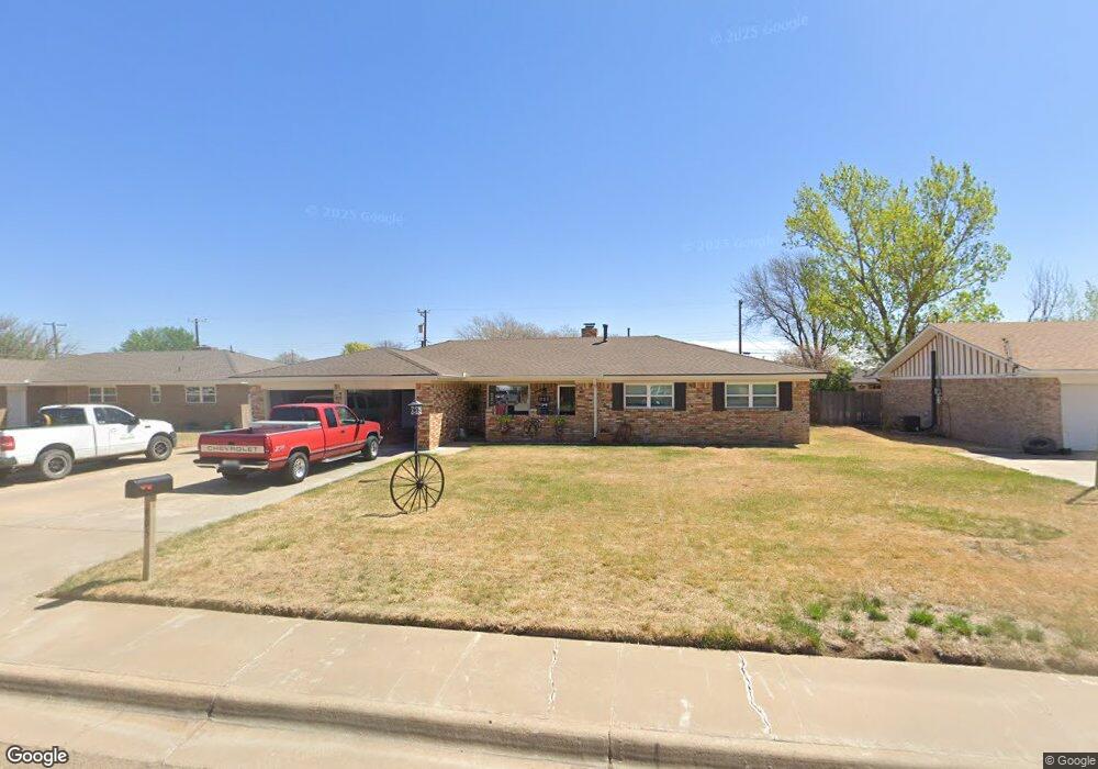 905 Phillips Dr, Dumas, TX 79029 - photo 1