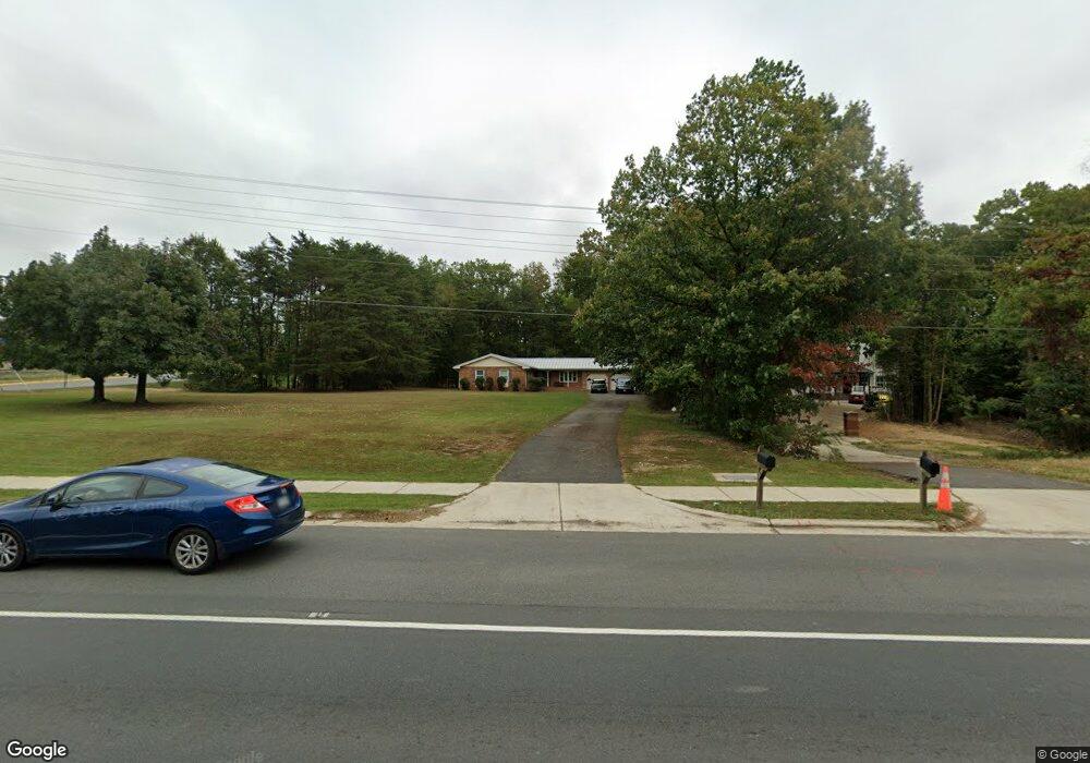 16609 Dumfries Rd, Dumfries, VA 22025 - photo 1