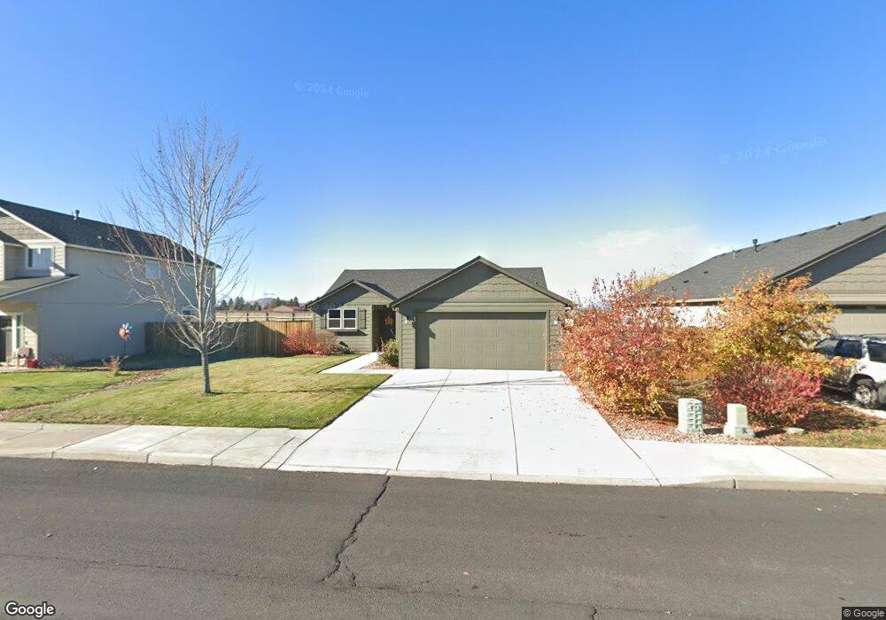 2303 NE 3rd St, Redmond, OR 97756 - photo 1