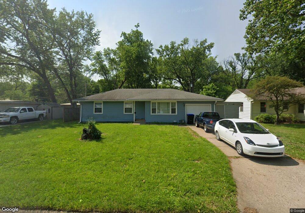 1701 SW 24th St, Topeka, KS 66611 - photo 1
