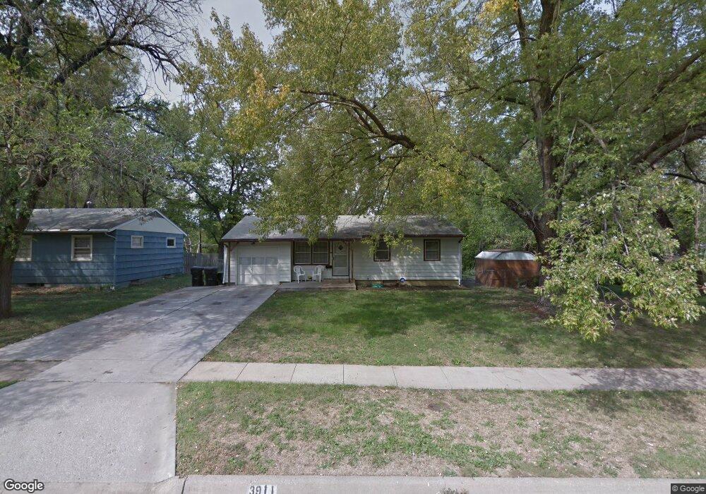 3911 SE Truman Ave, Topeka, KS 66609 - photo 1