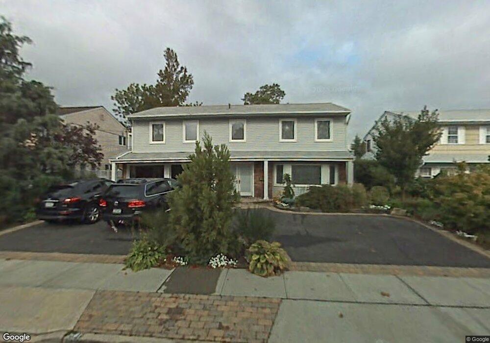 2087 Berkley Ln, Merrick, NY 11566 - photo 1