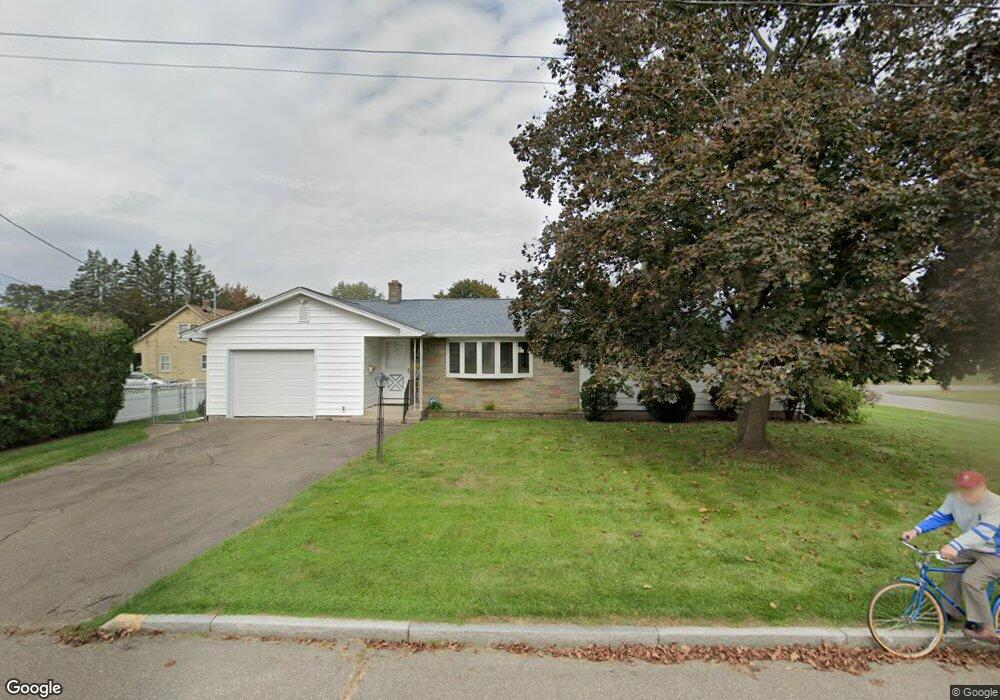 8 Bennett St, Chicopee, MA 01013 - photo 1