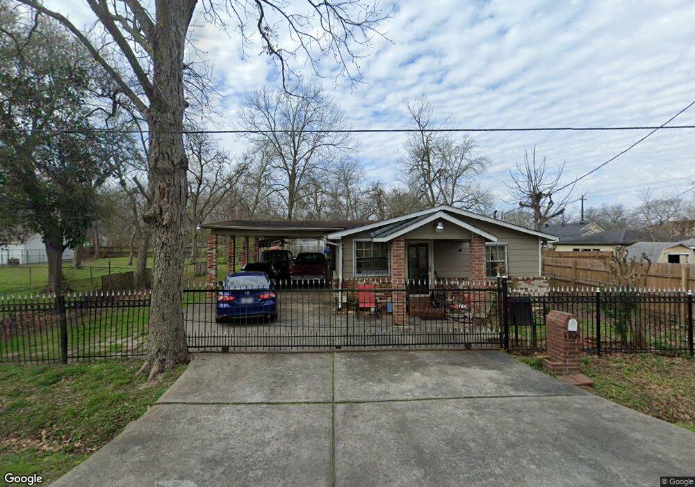 10121 Exeter St, Houston, TX 77093 - photo 1
