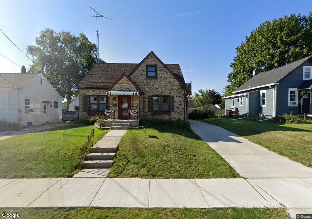 2213 Waldo Blvd, Manitowoc, WI 54220 - photo 1