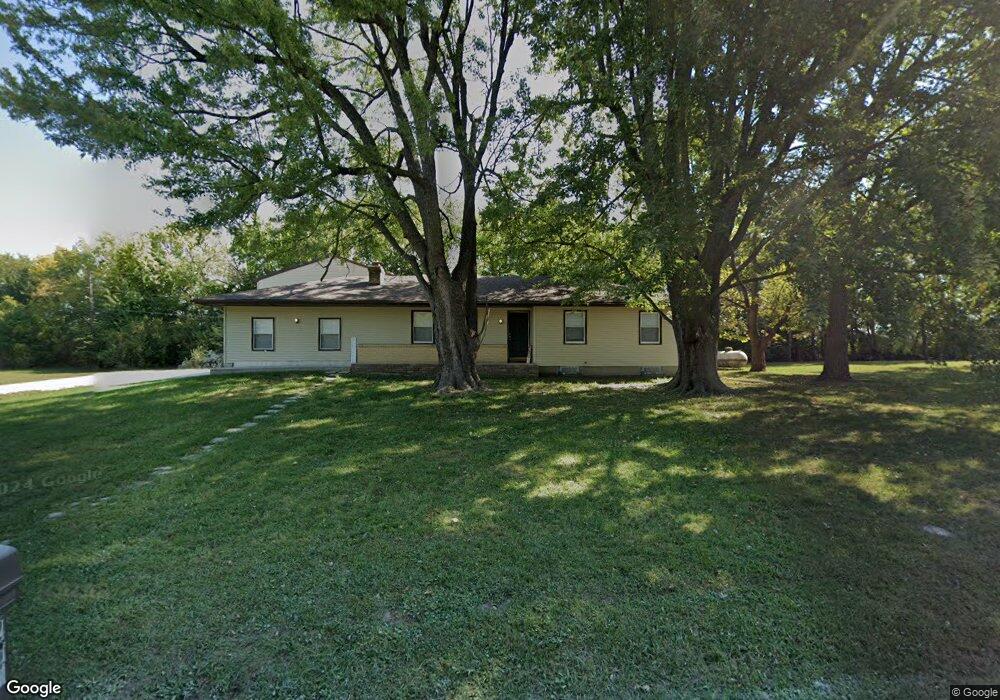 201 S Lyne St, Raymore, MO 64083 - photo 1