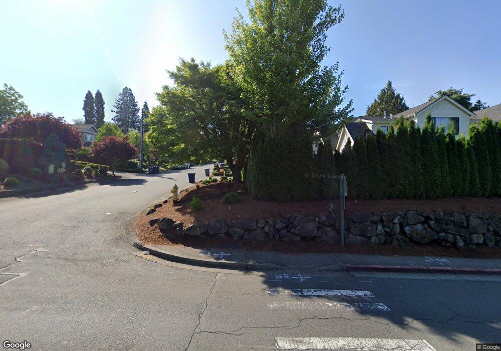 9041 Points Dr NE, Yarrow Point, WA 98004 - photo 1