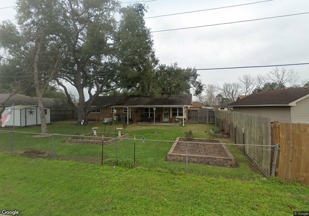 1800 Parkcrest St, Alvin, TX 77511 - photo 1