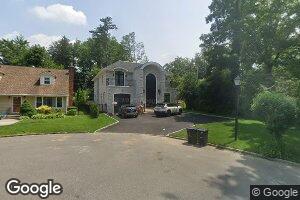 14 Moreland Ct, Great Neck, NY 11024