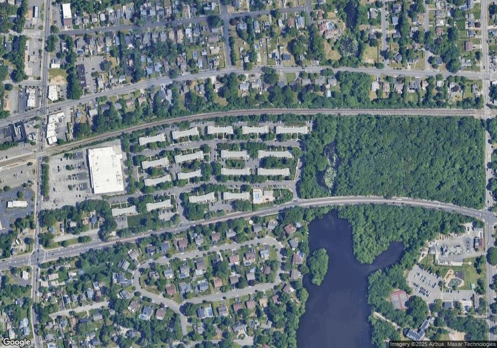 111 Finch Ln unit 2A, Islip, NY 11751 - photo 1