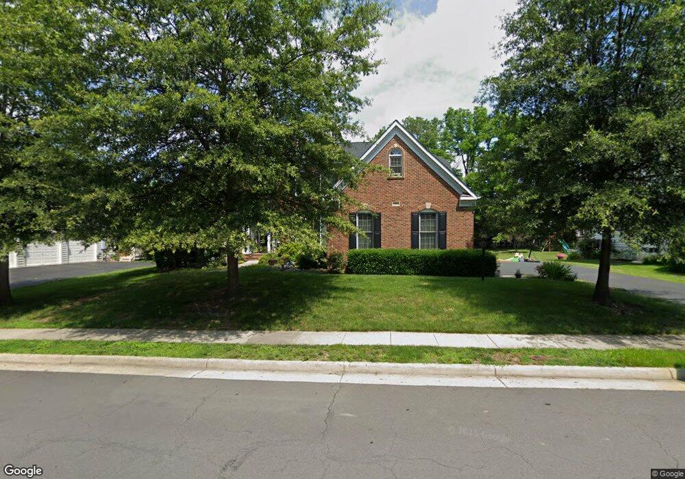 43434 Mountcastle Dr, Chantilly, VA 20152 - photo 1