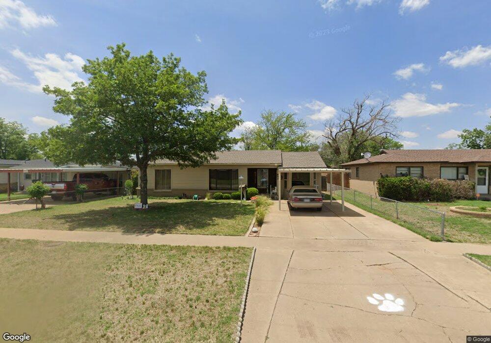 807 Yonkers St, Plainview, TX 79072 - photo 1