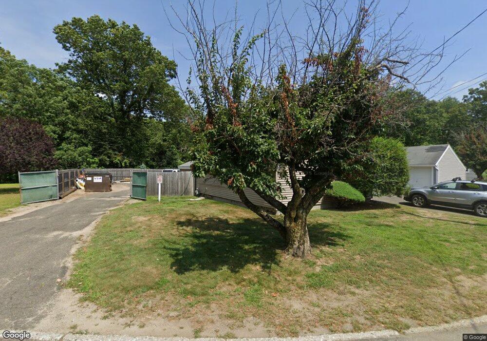 135 Partridge Ln, Chicopee, MA 01022 - photo 1