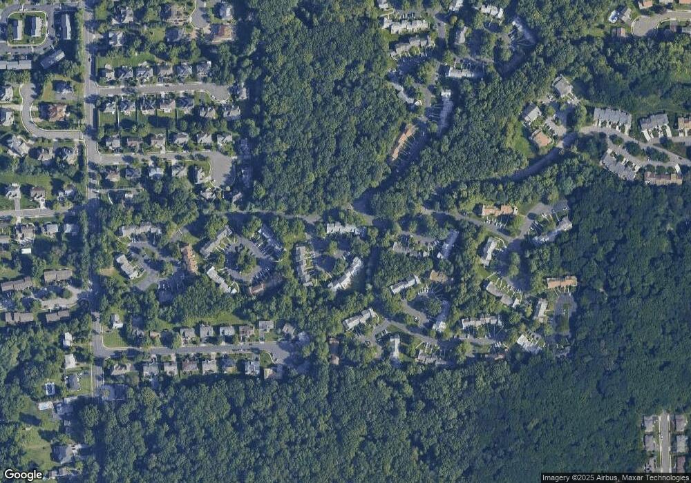 606 Timber Oaks Rd, Edison, NJ 08820 - photo 1