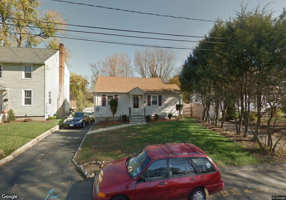 30 Lakeview Dr, Norwalk, CT 06850 - photo 1