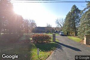 951 Hillcrest Rd, Elgin, IL 60123