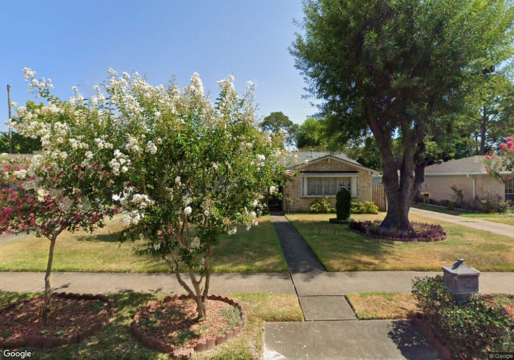 922 W Nelda Rd, Houston, TX 77088 - photo 1