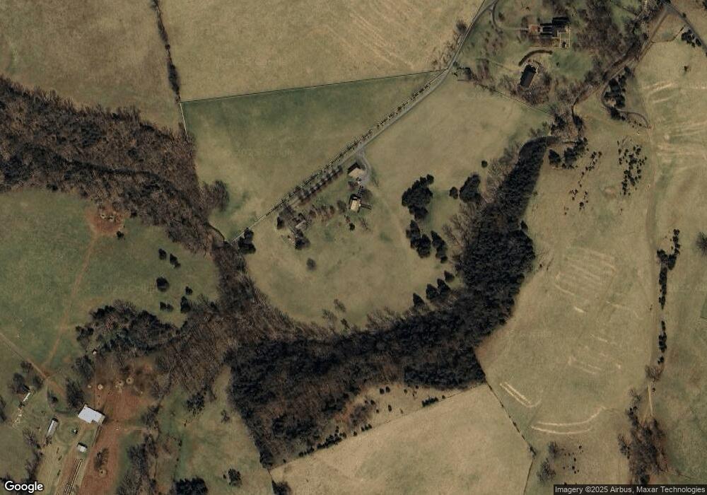 426 Spangler Ln, Bentonville, VA 22610 - photo 1