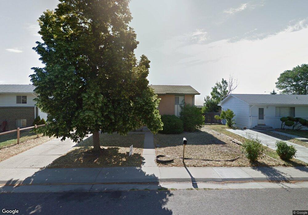 922 Ouray St, Aurora, CO 80011 - photo 1